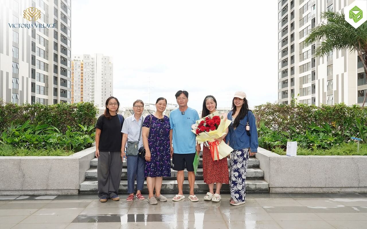 Hạnh Phúc Trọn Vẹn Trong Ngày Nhận Nhà Tại Victoria Village